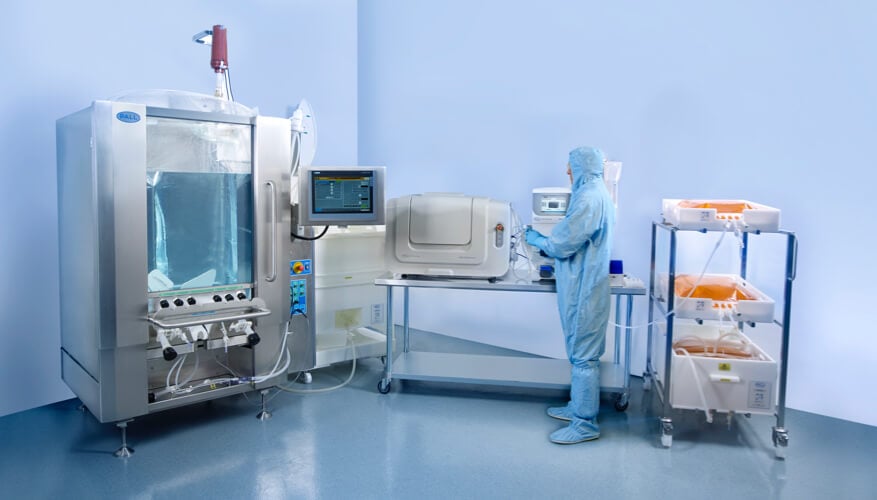 Image showing a facility technician in Scorpion's contract large molecule and biologics manufacturing facility
